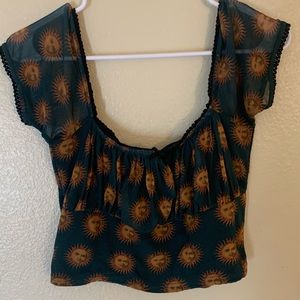 Urban outfitters crop top!🌞